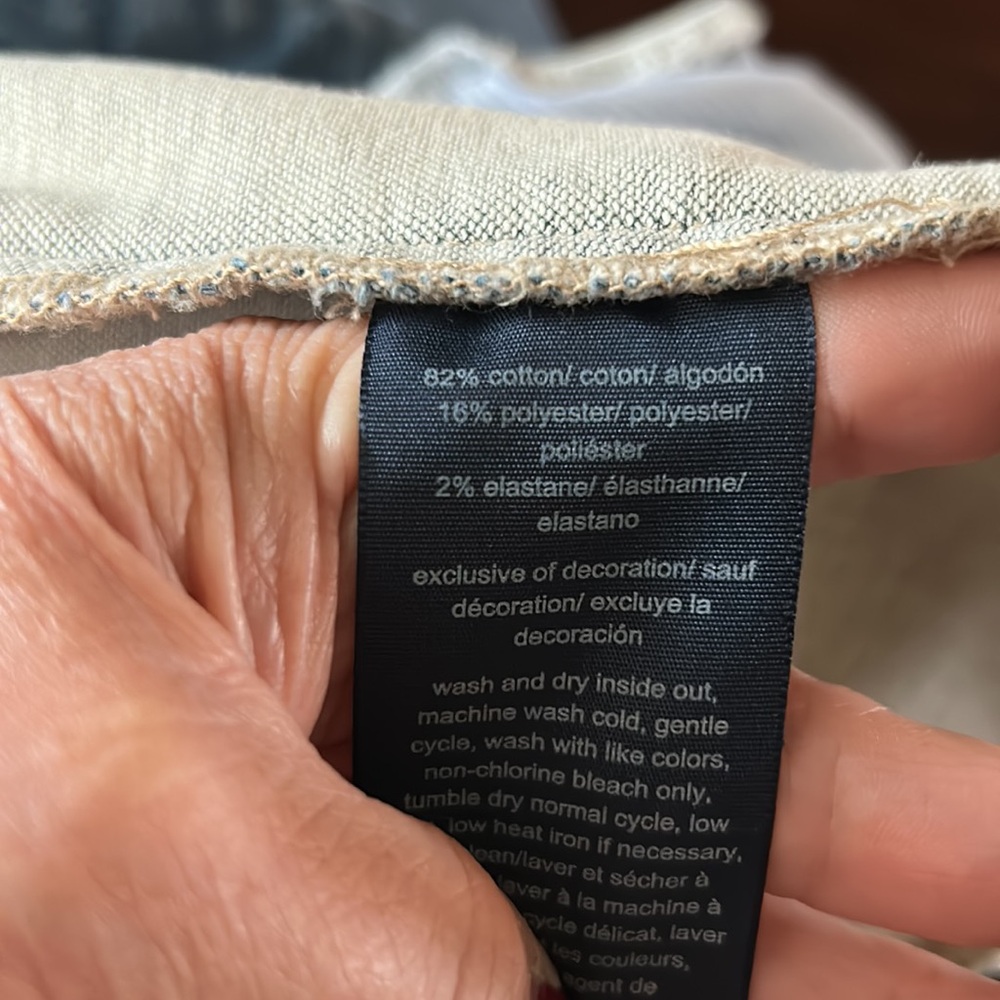 Tommy Hilfiger jean jacket size XXL has stretch with a bit of a flair at bottom - Picture 13 of 13